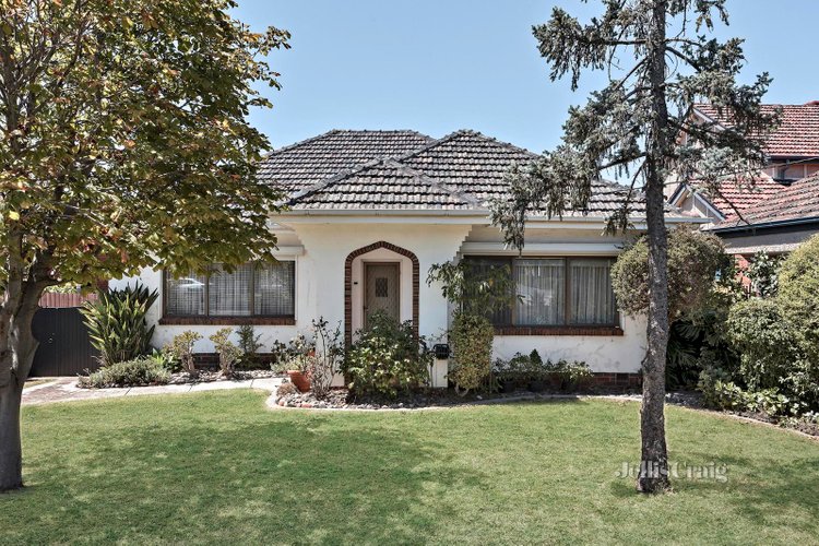 10 Downes Street Strathmore 3041