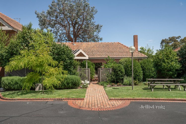 10 Ellesmore Court Kew 3101