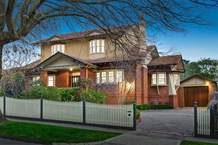 10 Essex Road Surrey Hills 3127