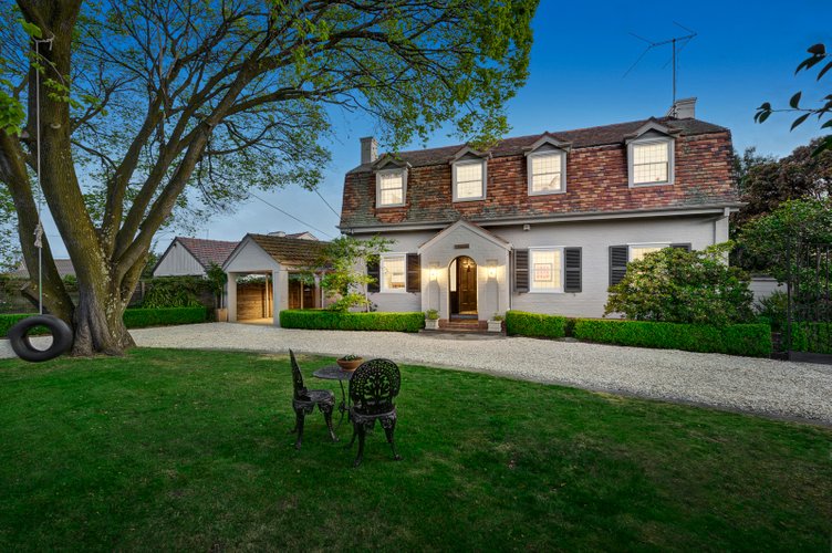 10 Highbury Road Burwood 3125