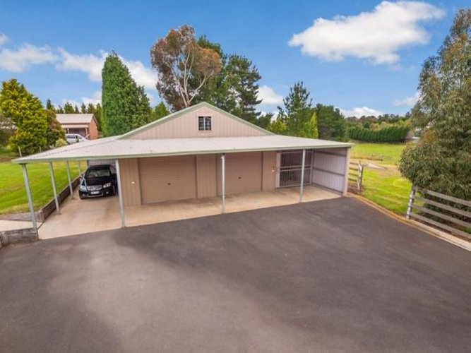 10 Idris Avenue, Lovely Banks