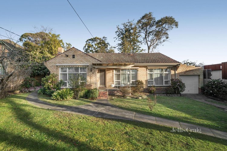 10 Knaith Road Ringwood East 3135