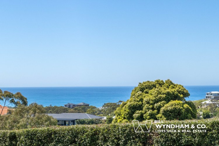10 Lake Bunga Beach Road, Lakes Entrance