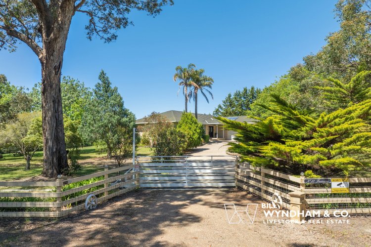 10 Lake Bunga Beach Road, Lakes Entrance