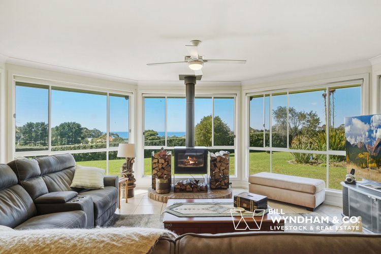 10 Lake Bunga Beach Road, Lakes&nbsp;Entrance