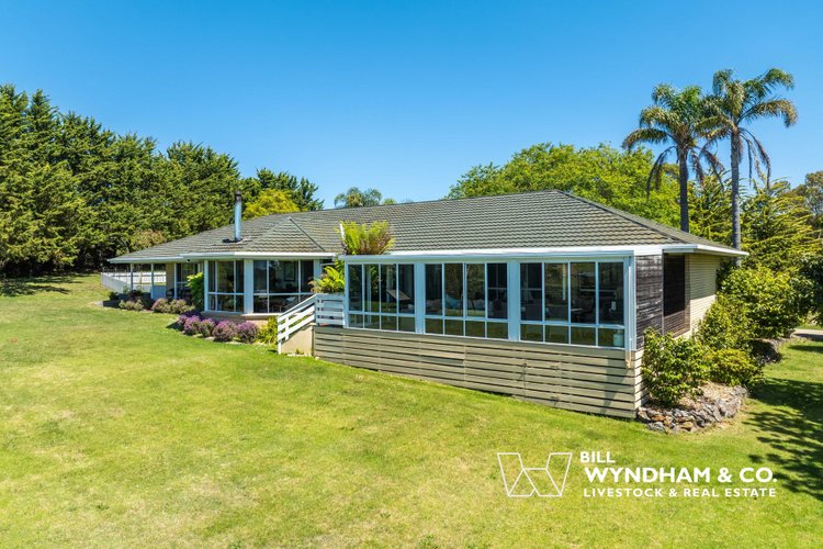 10 Lake Bunga Beach Road, Lakes&nbsp;Entrance