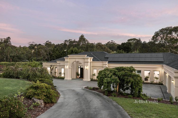 10 Lakeside Drive Lower Plenty 3093