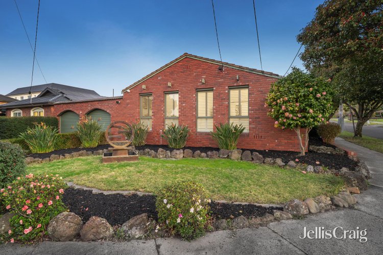 10 Landen Avenue Glen Waverley 3150