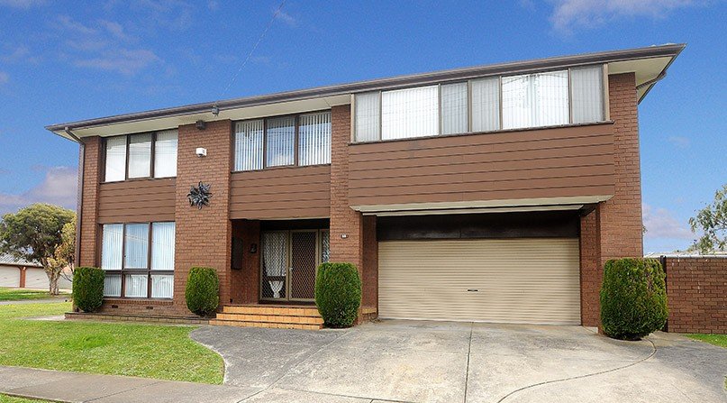 10 Lautrec Avenue Wheelers Hill 3150