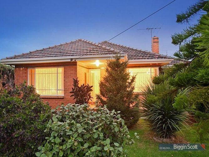 10 Lawrence Court Altona North 3025