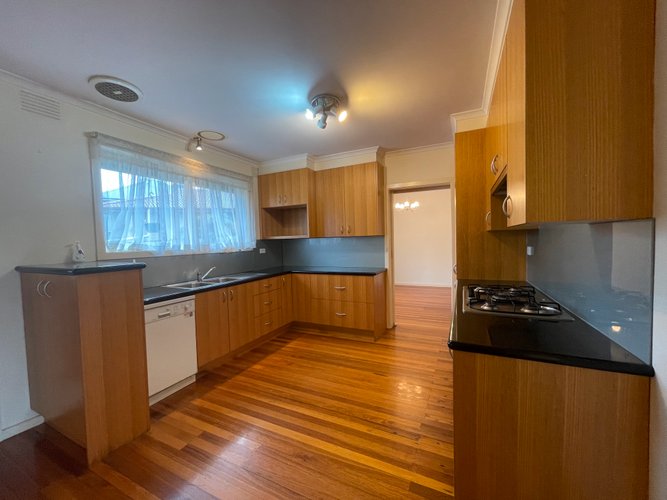 10 Leatherwood Crescent Wheelers Hill 3150