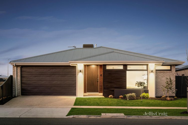 10 Mcgeachin Street Lucas 3350