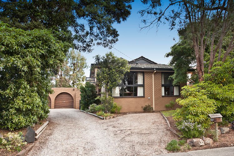 10 Newton Grove Glen Waverley 3150