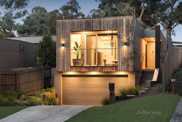 10 Parklands Avenue Briar Hill 3088