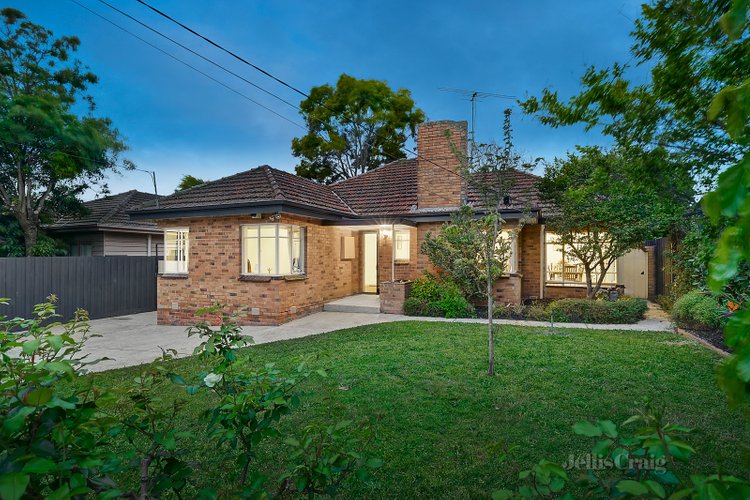 10 Velra Avenue Murrumbeena 3163