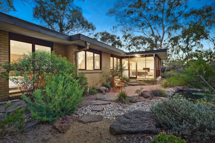 10 View Hill Crescent Eltham 3095