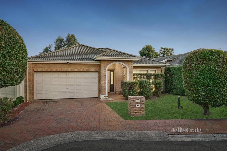 10 Winter Way Glen Waverley 3150