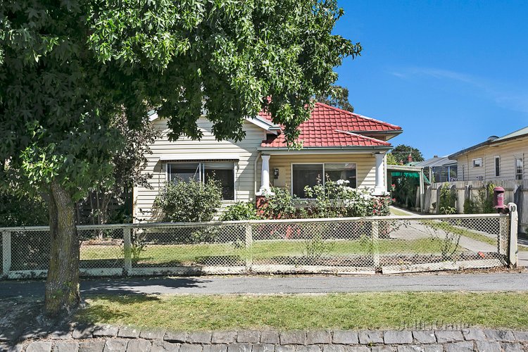 10 Yaldwyn  Street East  Kyneton 3444