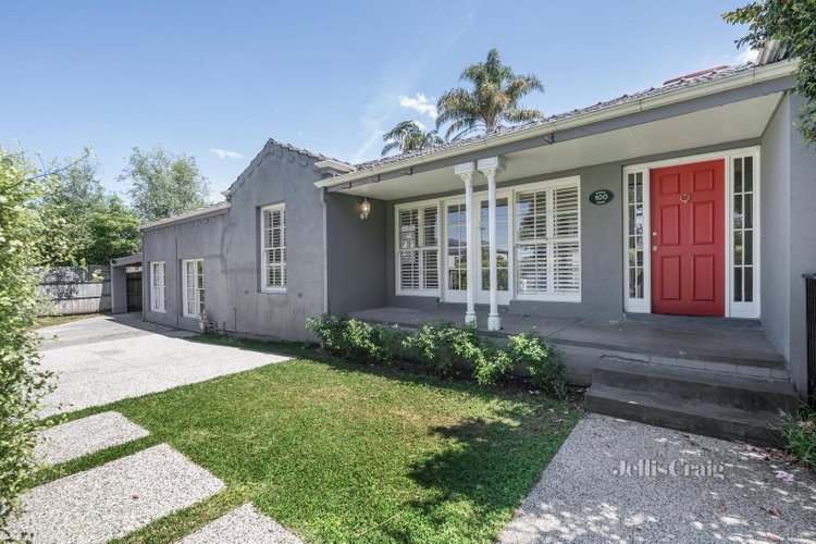 100 Essex Road Mount Waverley 3149