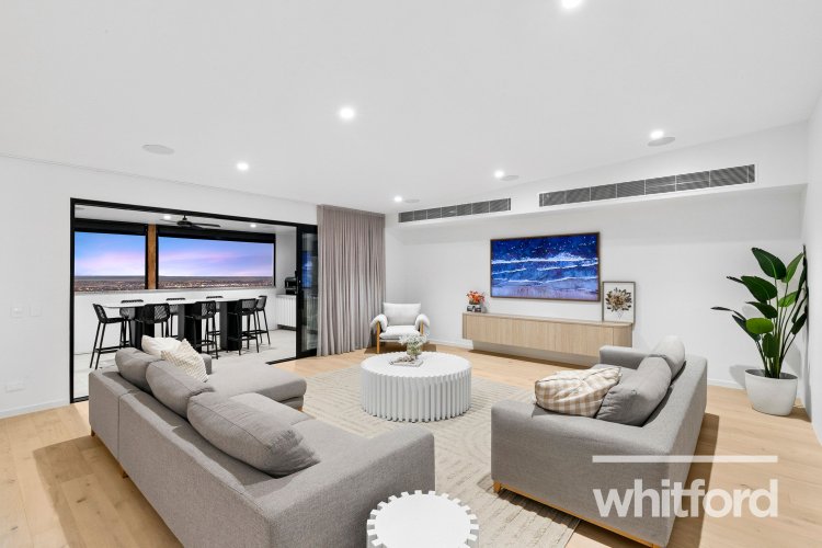 100 Moncrieff Crescent, Wandana Heights