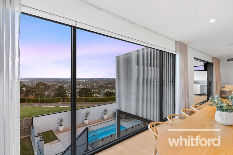 100 Moncrieff Crescent, Wandana Heights