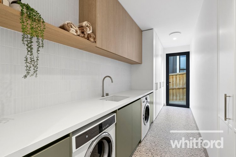 100 Moncrieff Crescent, Wandana Heights