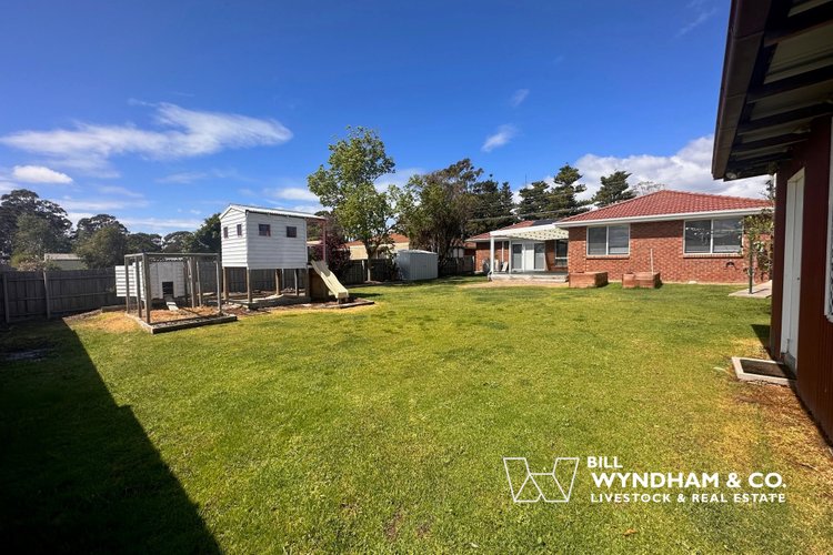 100 Newlands Drive, Paynesville