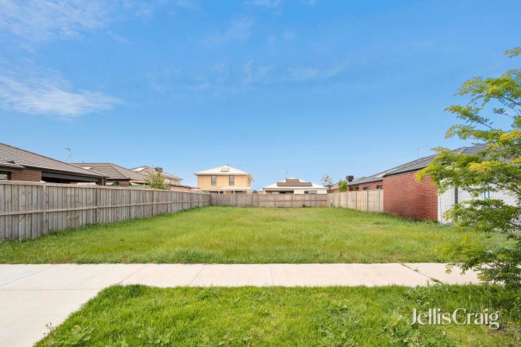 100 Robinson Street Armstrong Creek 3217