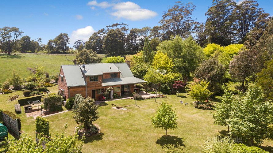 1014 James Lane Trentham East 3458