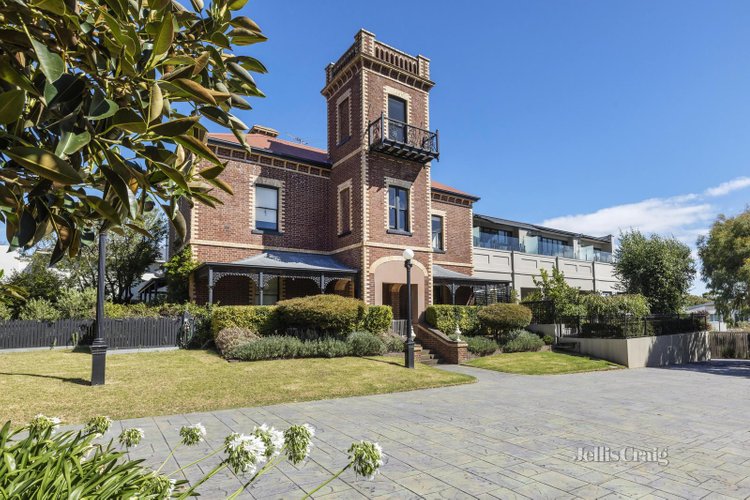10 14 Tanti Avenue Mornington 3931