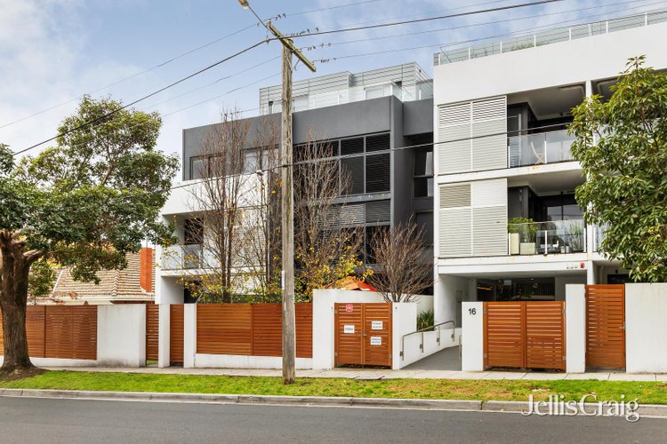 10 16 Bent Street Bentleigh 3204