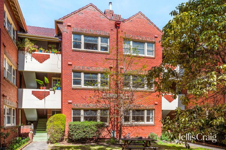 10 17A Milton Street Elwood 3184