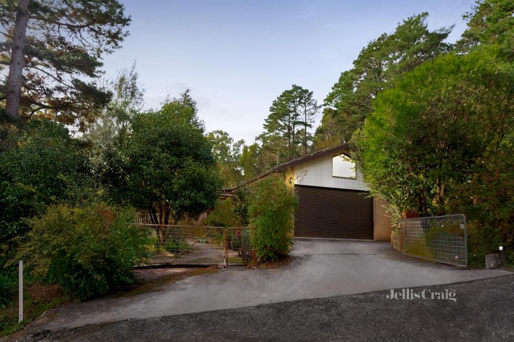 102 Caledonia Street St Andrews 3761