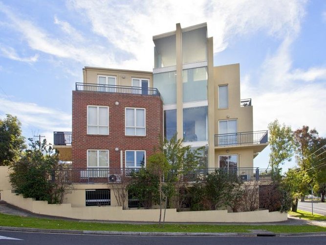 10 2 North Avenue Strathmore 3041