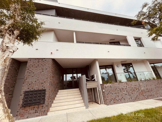 102/11A Keiller Street Hampton East 3188