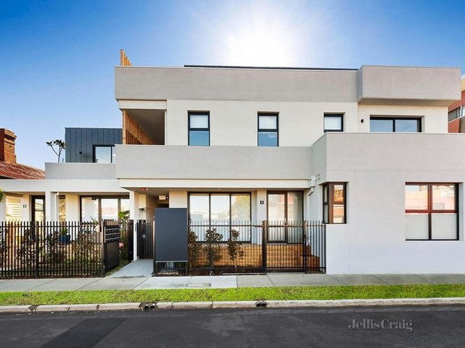 102/4 Beavers Road Northcote 3070