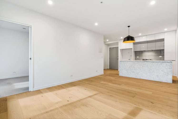 102/5 Sovereign Point Court  Doncaster 3108