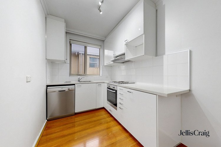 10/26 Pine Avenue Elwood 3184