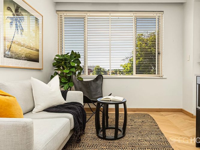 10 27 Robe Street St Kilda 3182
