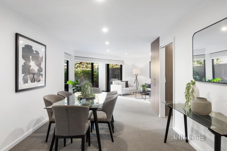 102 766 Whitehorse Road Mont Albert 3127