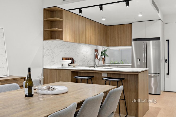 10 28 Flower Street Essendon 3040