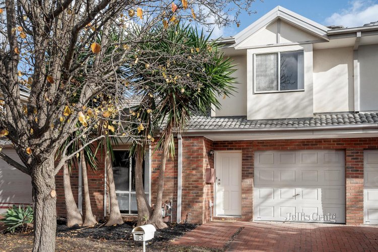 10 3 Mckelvie Court Glen Waverley 3150