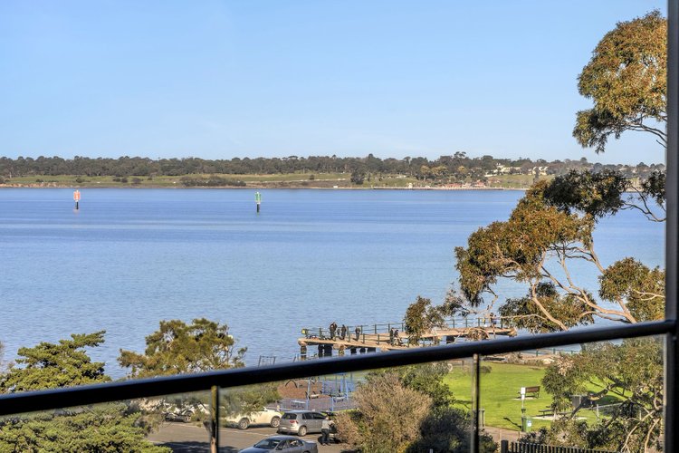 104/1 Convent Place, Rippleside