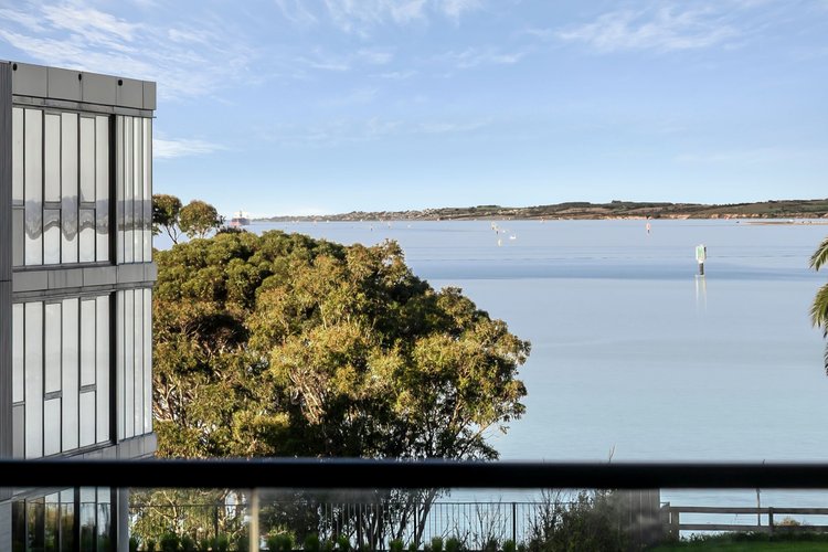 104/2 Convent Place, Rippleside