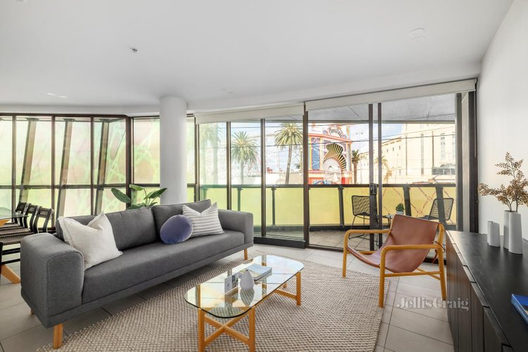 104 30 The Esplanade St Kilda 3182