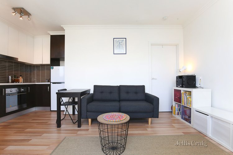 10/5 Emmaline Street Northcote 3070