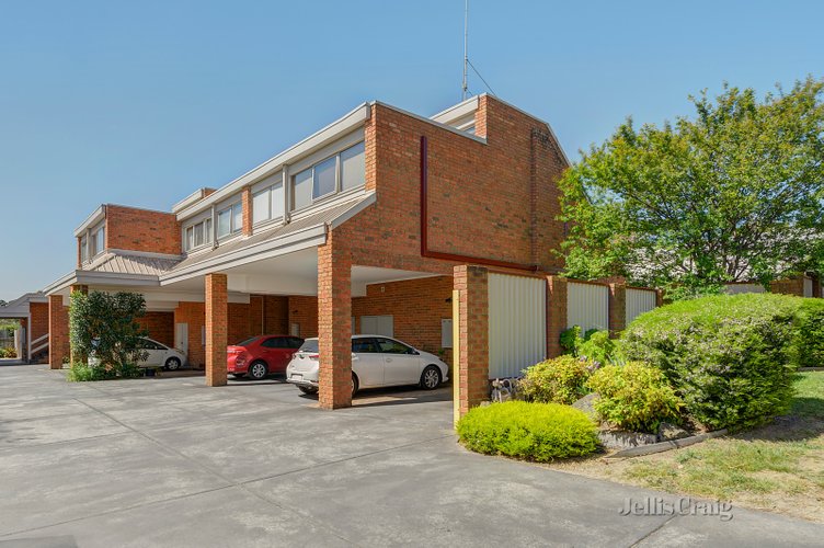 10/5 Luck Street Eltham 3095