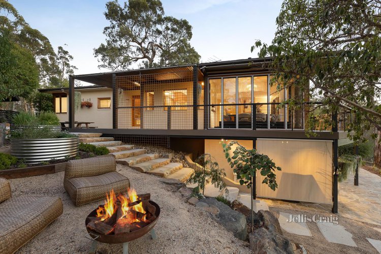 105 Pound Road Warrandyte 3113