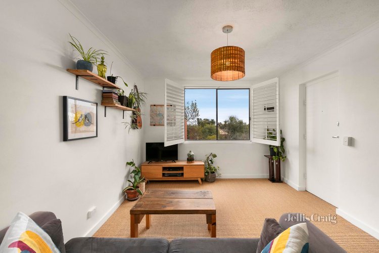 10 57 Dover Street Flemington 3031