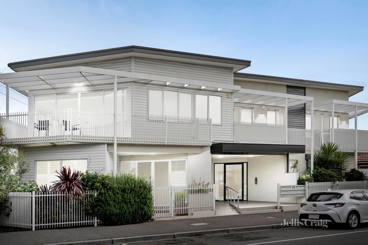106 129 Douglas Parade Williamstown 3016